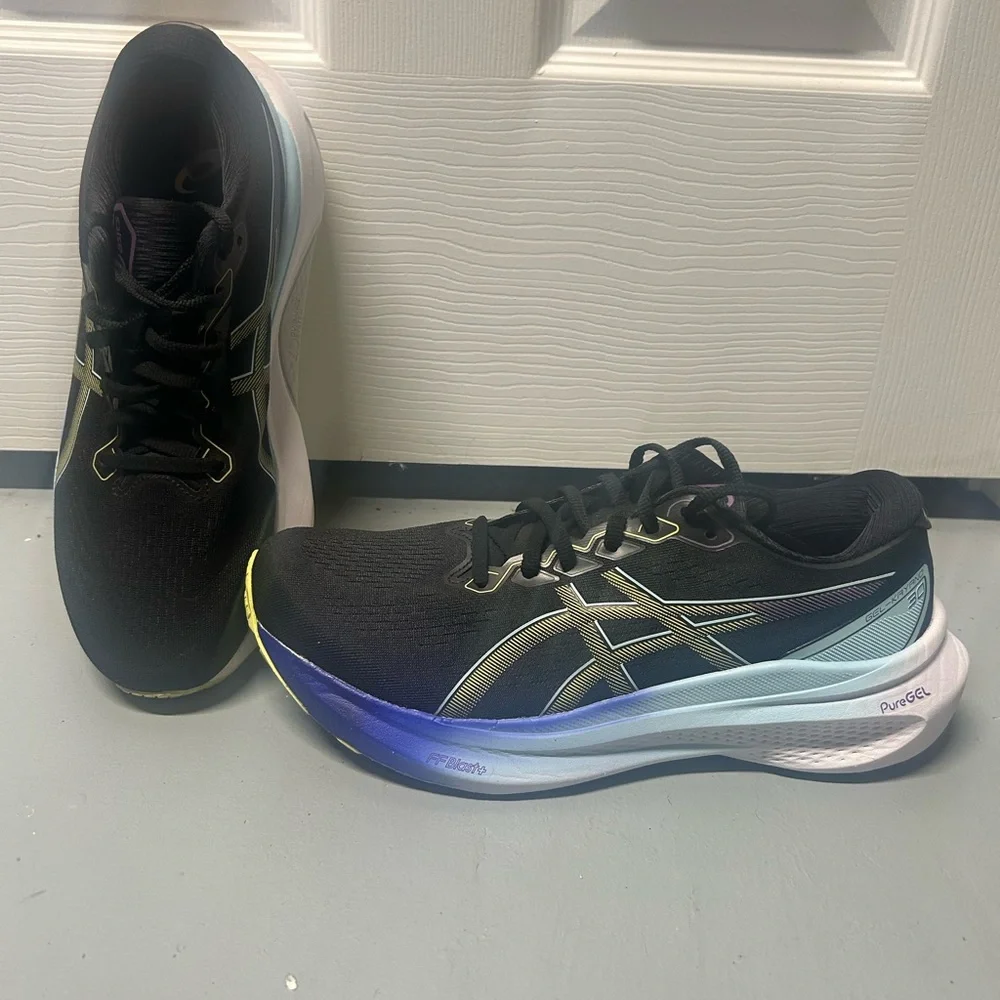 Asics Gel-Kayano 30 Black and Purple Sneakers - Picture 2 of 7